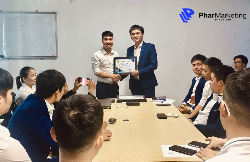 nhân viên không cam kết okr